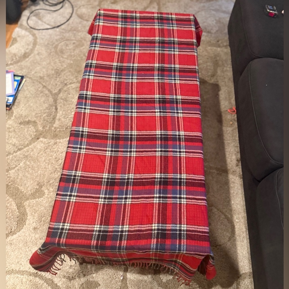 D&Y Blanket Scarf Reversible Double Patterned 70”x32” - Picture 2 of 4